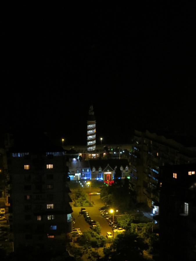 Real Palace 18 Pirosmani Lägenhet Batumi Exteriör bild